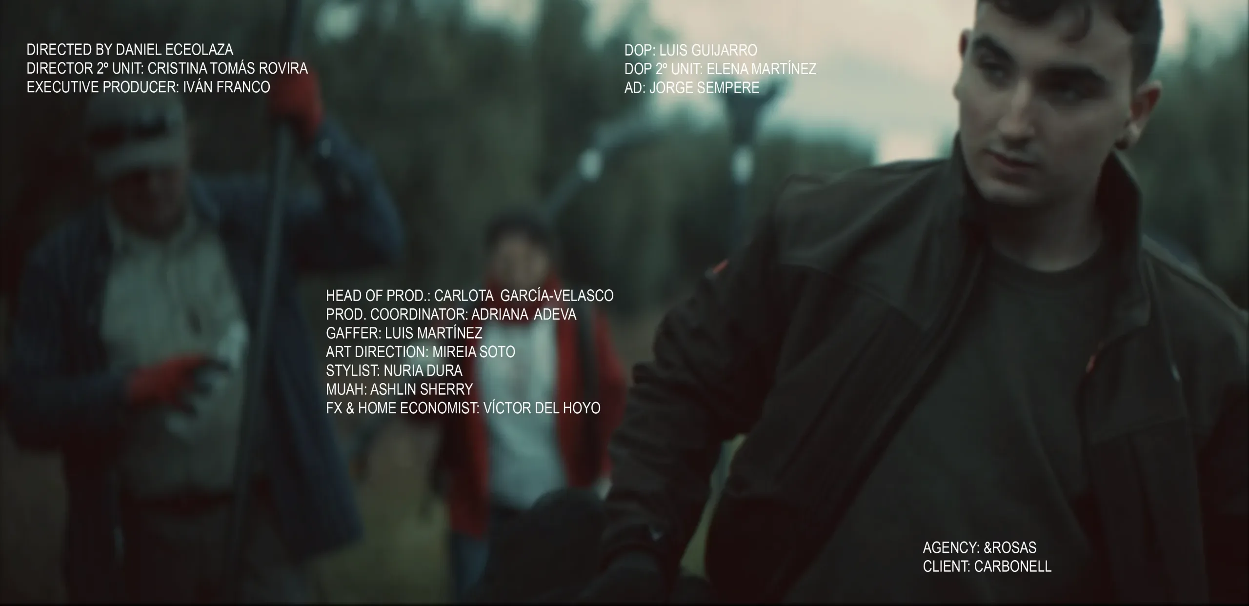 Imagen de Zissou produce “Aceituneros”, la campaña de Carbonell que homenajea al agricultor sostenible